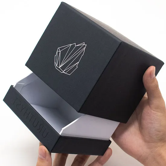 Custom Logo Recyclable Glossy Lamination Luxury Magnetic Cardboard Paper Packaging Gift Private Label Shoe Clothes Box