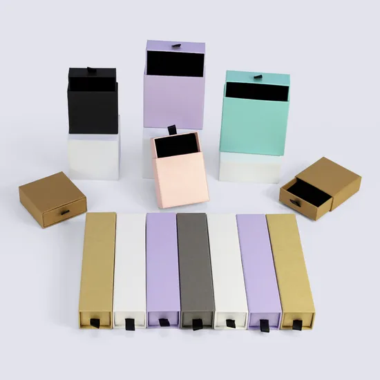 China Fashion Magnetic Folding Box Packaging Clothes Gift Package with Magnetic Lid Cardboard